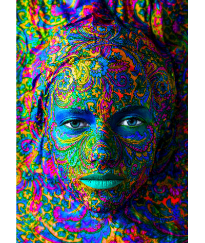 Puzzle 1000 pièces Woman with Color Art Makeup