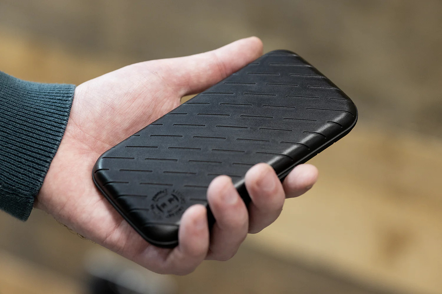 Etui-slimcase-harrows-noir